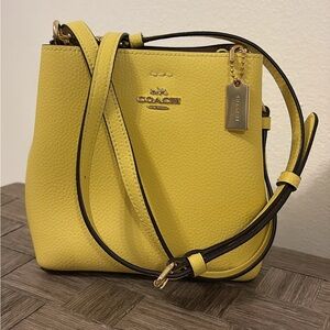 Pre-owned Coach Mini Town Retro Yellow Bucket Crossbody Bag. 100% Authentic.